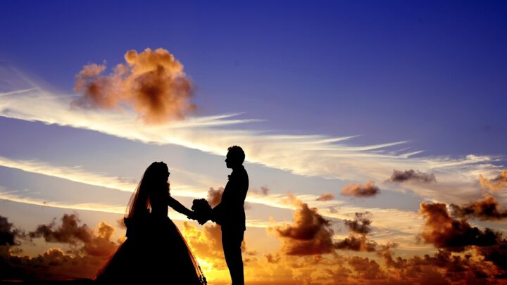 Paar wunderschöne Orte zum Heiraten im Ausland